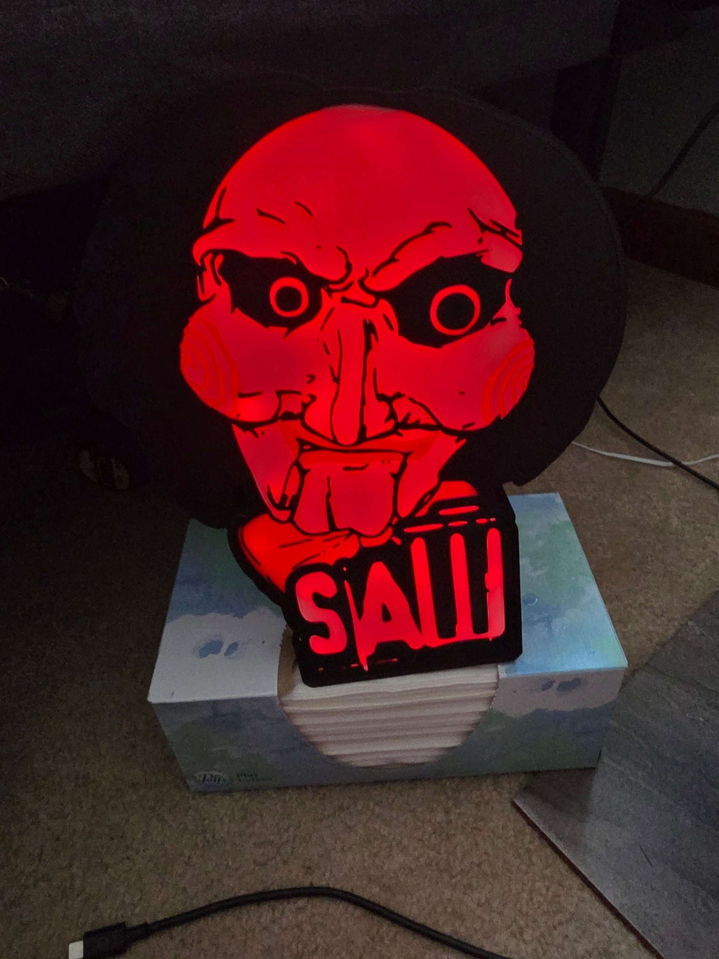 10-inch saw lightbox with horror icon motif illuminated by ONN LED and remote control