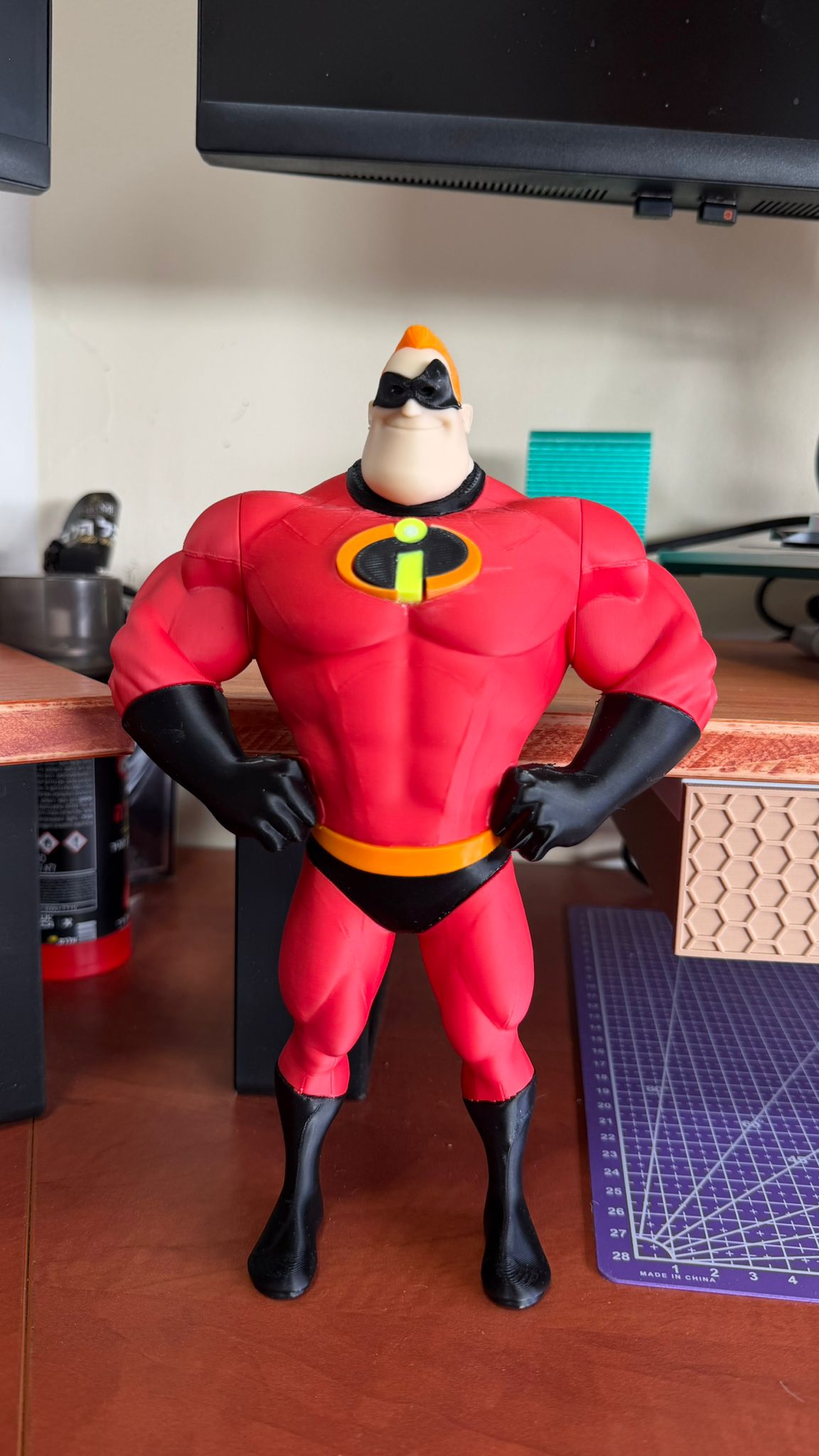2ft 23.5" Mr. Incredible Disney by 3dCurioPrints