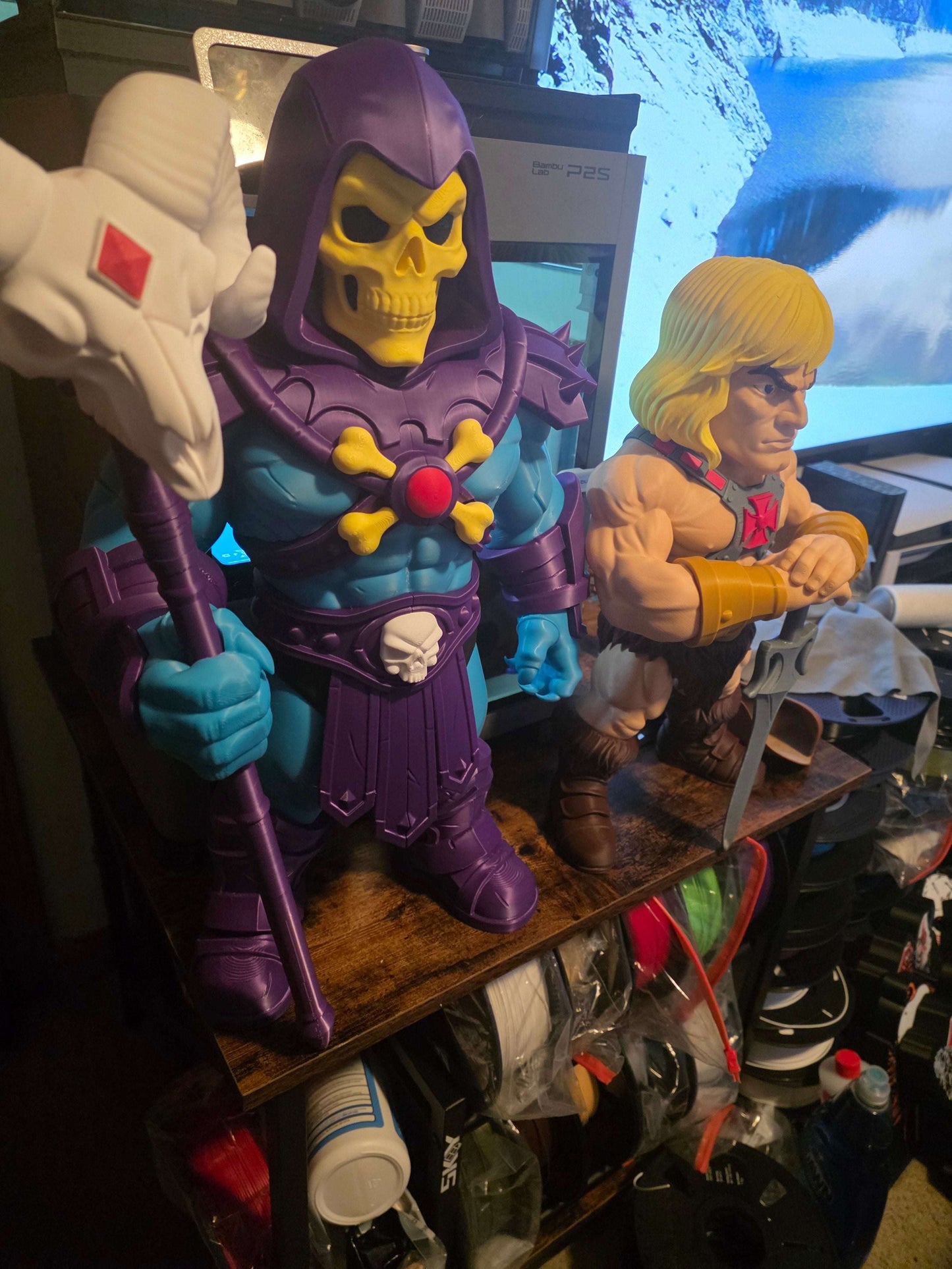 Package deal featuring 20-inch Skelator and 17-inch He-Man action figures