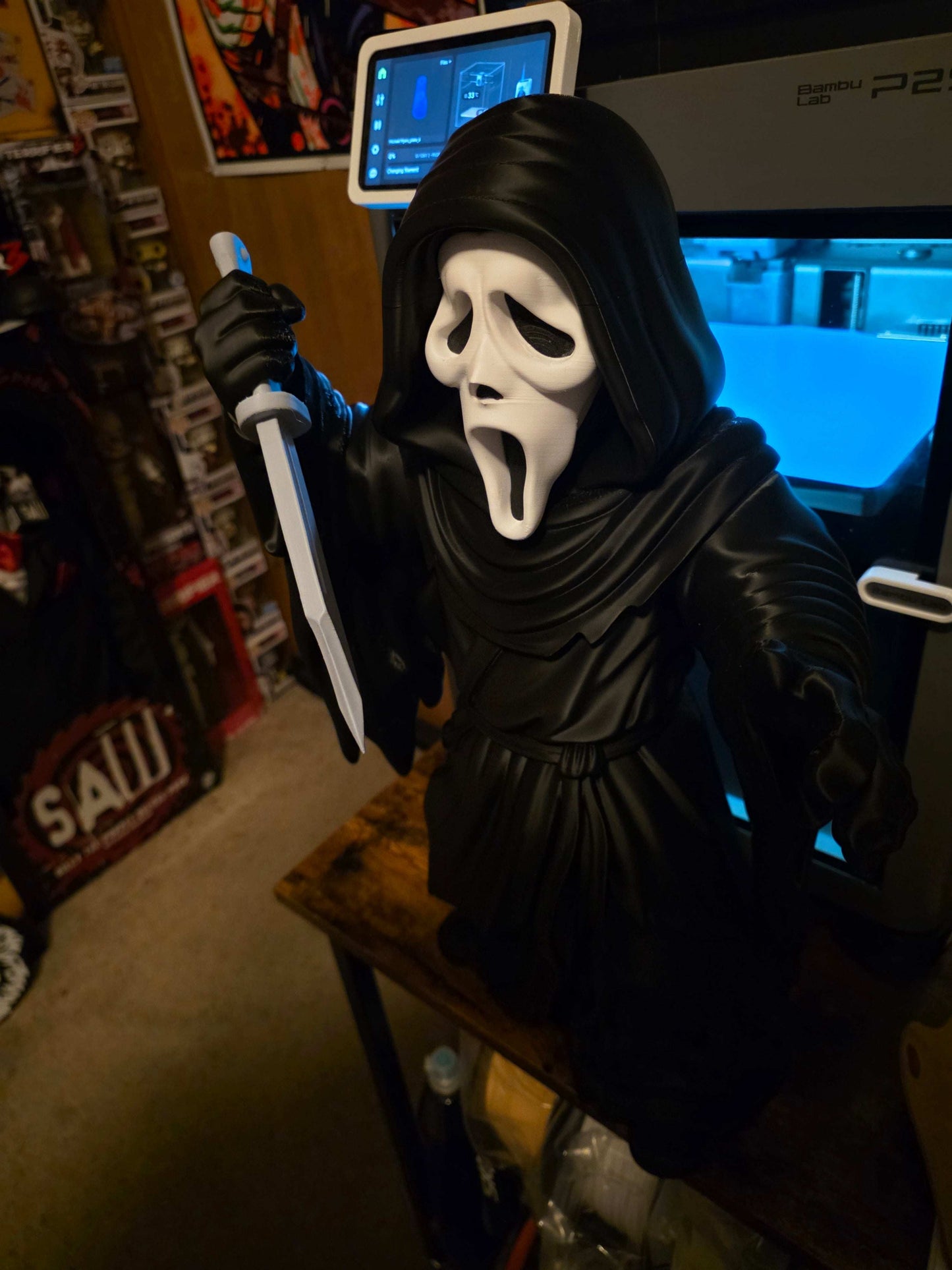 Massive 20-inch Ghostface figure from Scream horror franchise with iconic mask and cloak
