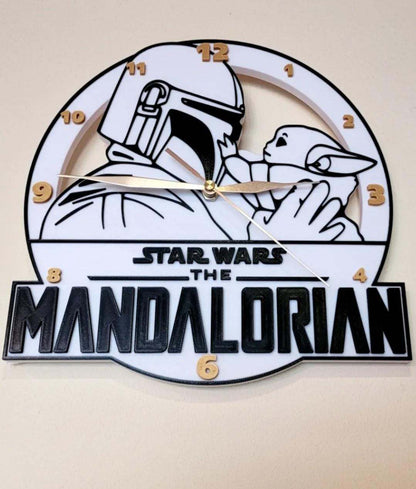 10-inch customizable wall clock featuring popular themes like Star Wars, Spiderman, Stranger Things, Pokémon, Fortnite, Minecraft, and Harley-Davidson