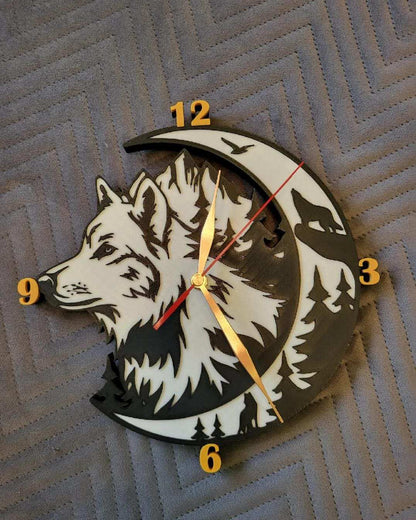 10-inch customizable wall clock featuring Star Wars, Spiderman, Stranger Things, Pokémon, Fortnite, Minecraft, and Harley-Davidson designs