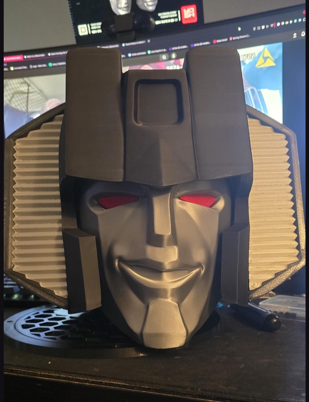 Starscream helmet mask for heads up to 24 inches, Transformers cosplay accessory
