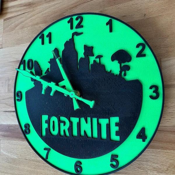 10-inch customizable wall clock featuring Star Wars, Spiderman, Stranger Things, Pokémon, Fortnite, Minecraft, and Harley-Davidson designs