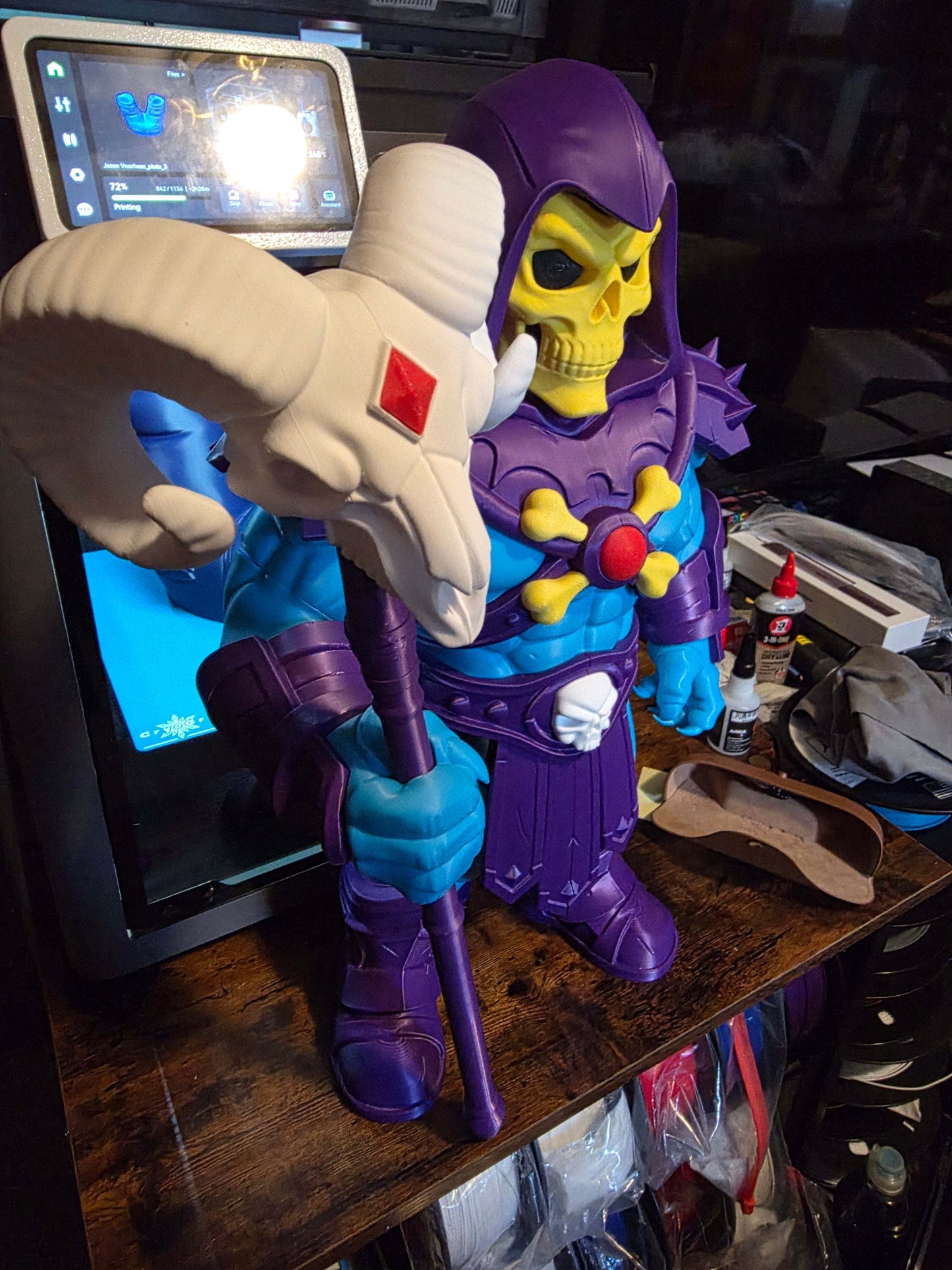 20" tall massive Skelator figure from Masters of the Universe with option of yellow or bone face and chest skeleton