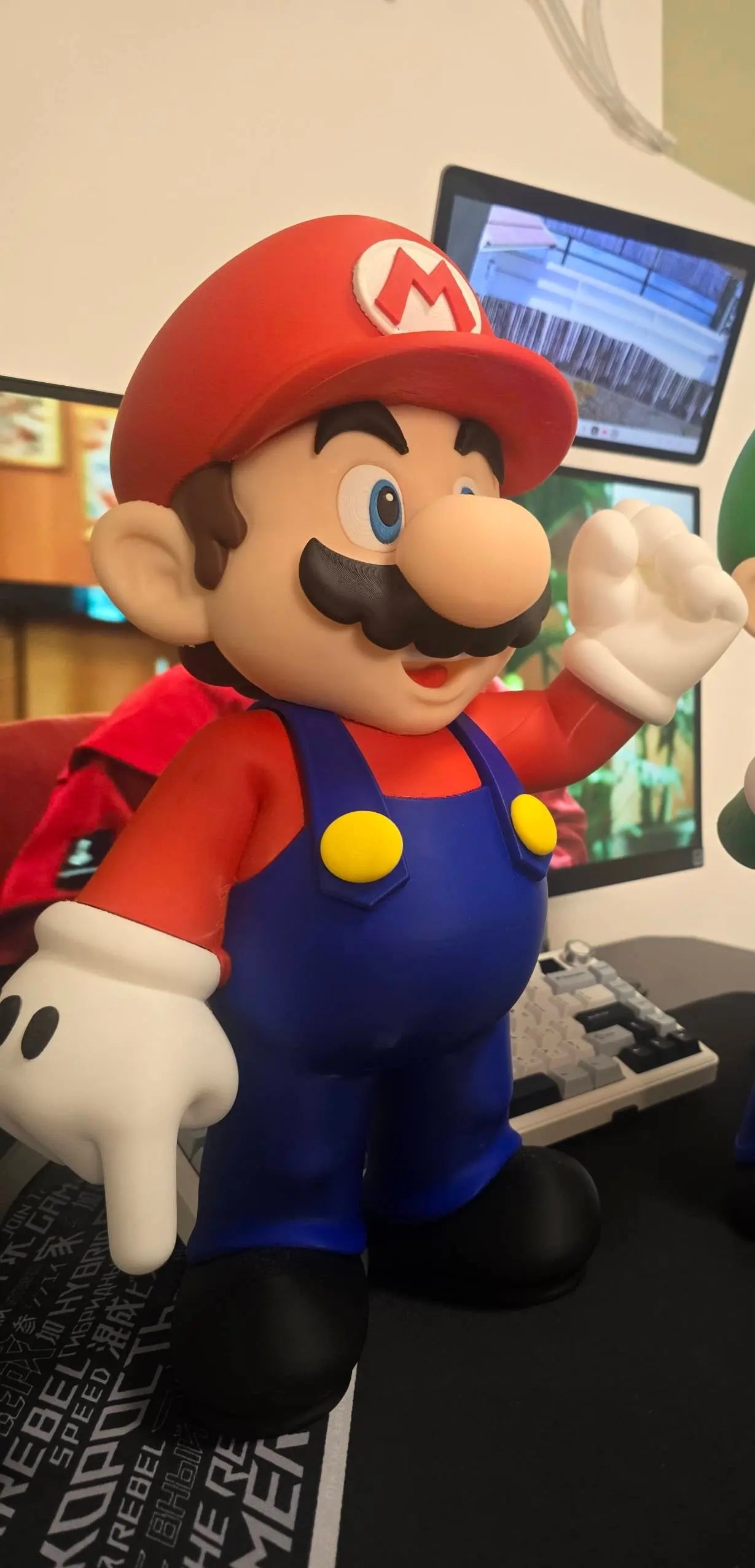 18" 1ft 6in Mario can do brown or black shoes by 3dCurioPrints
