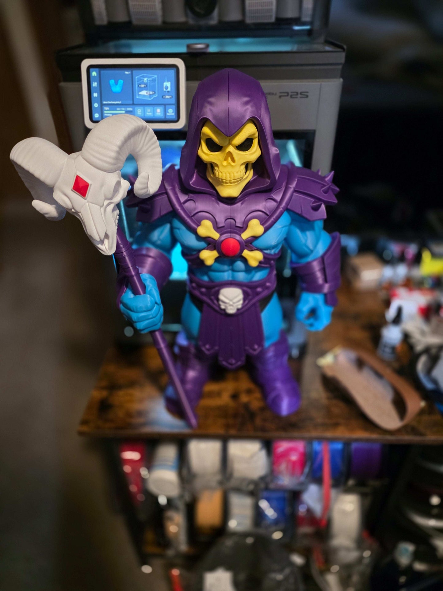 20" tall massive Skelator figure Masters of the Universe with yellow or white face and chest skeleton