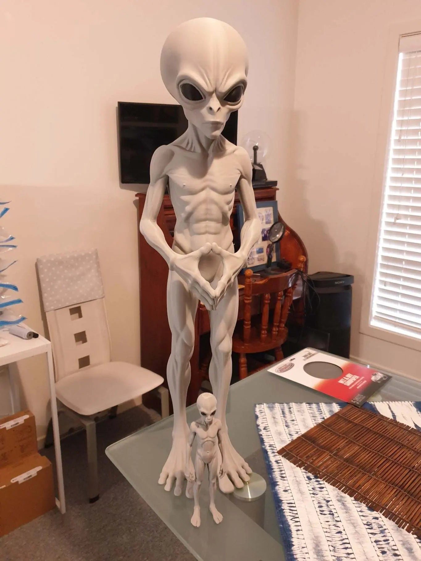 3 Ft Alien the Leader Prop Inspired By 1947 Roswell Incident by 3dCurioPrints