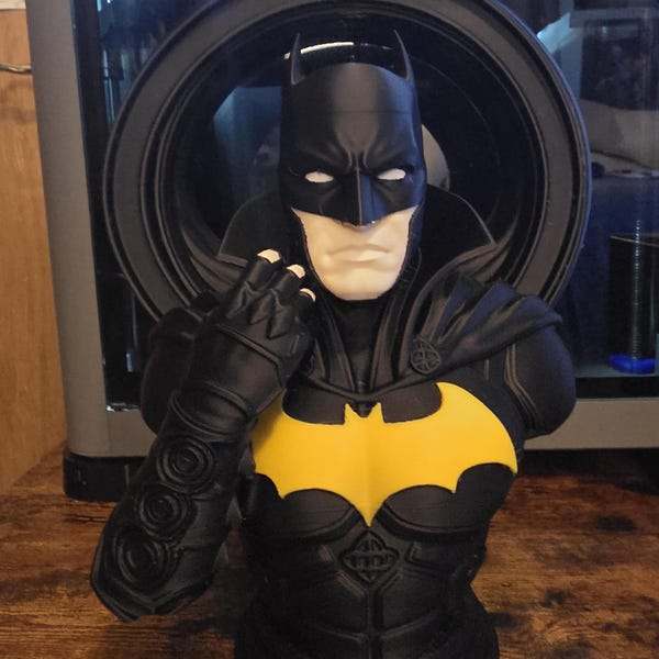 10" batman bust vigilante figure statue by 3dCurioPrints