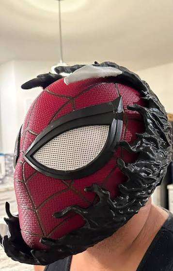 Spider-Man 2 mask set with Brand New Day and Symbiote Venom versions fitting heads up to 24 inches