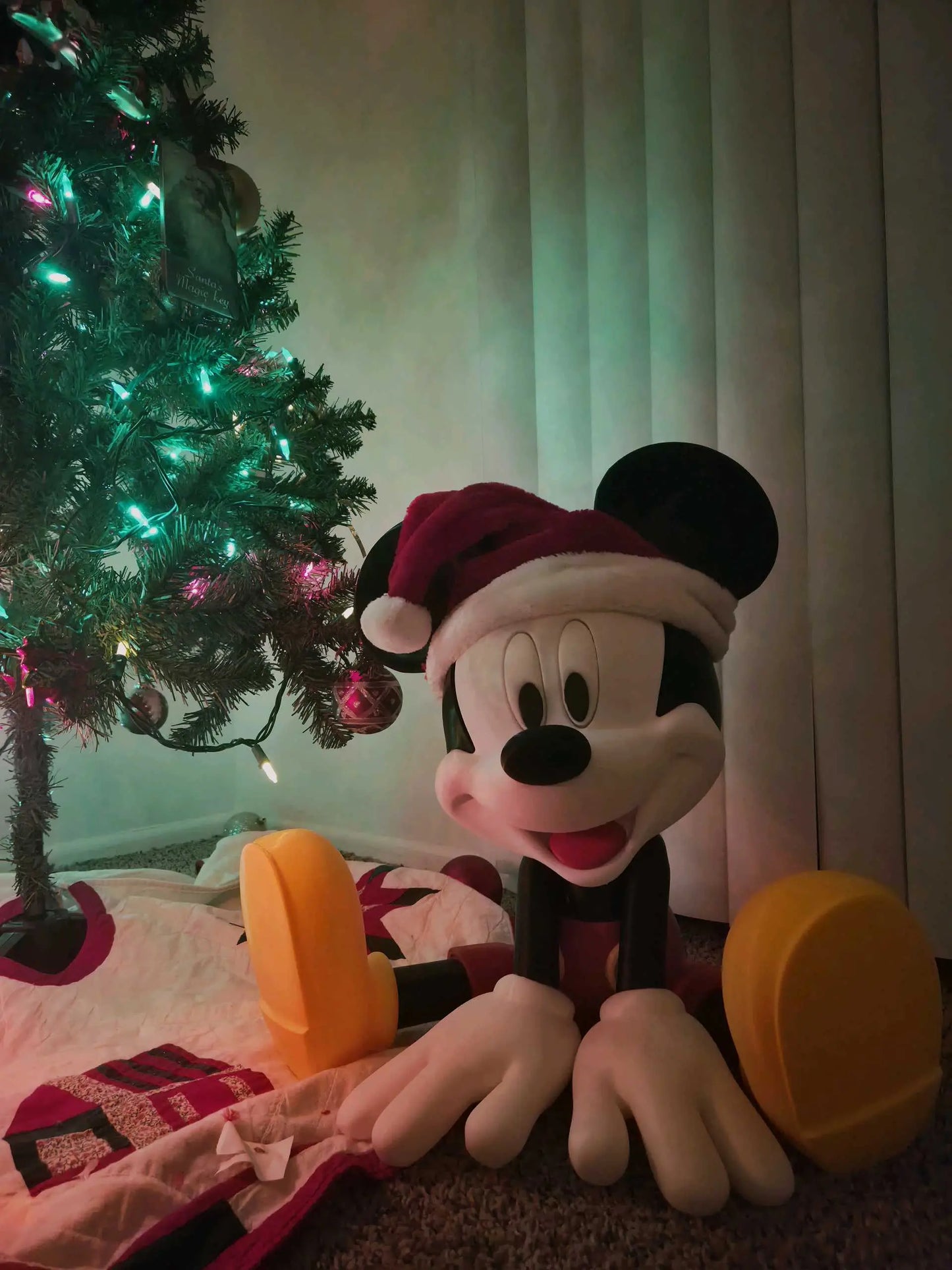 21 Inch 1ft 9in Mickey Mouse sitting arms and legs glued your end by 3dCurioPrints