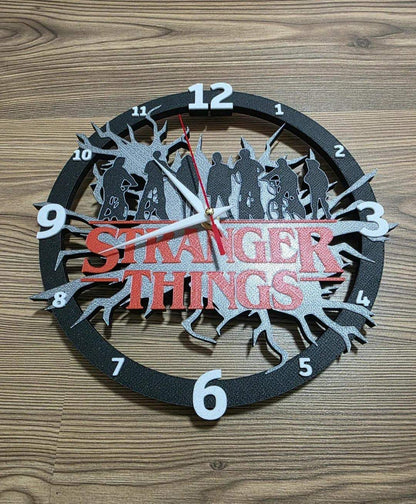 10-inch wall clock with customizable pop culture designs including Star Wars, Spiderman, Stranger Things, Pokémon, Fortnite, Minecraft, and Harley-Davidson