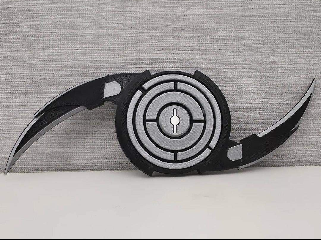 Batman arkham knights batarang cosplay by 3dCurioPrints