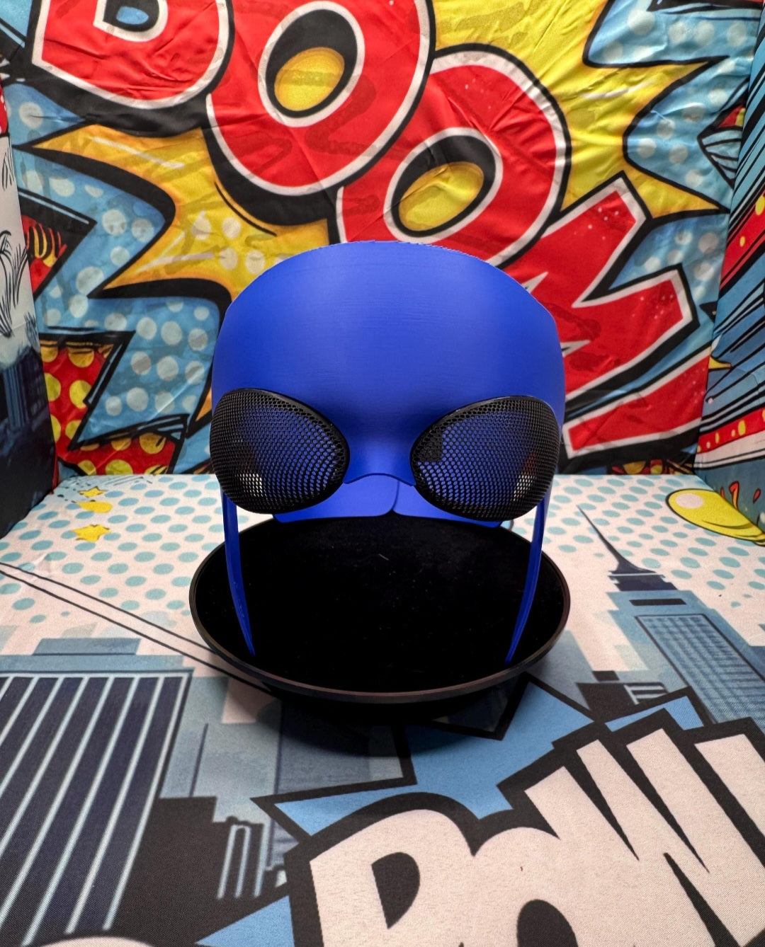 Invincible mask helmet superhero vigilante cosplay in yellow and blue options