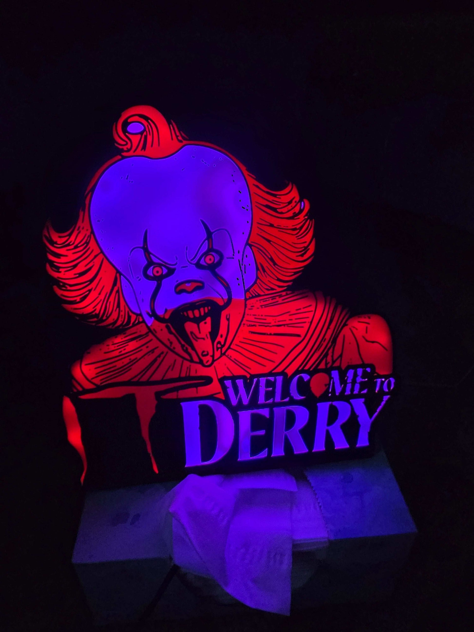 10" lightbox featuring Pennywise and "Welcome to Derry" text from IT horror movie